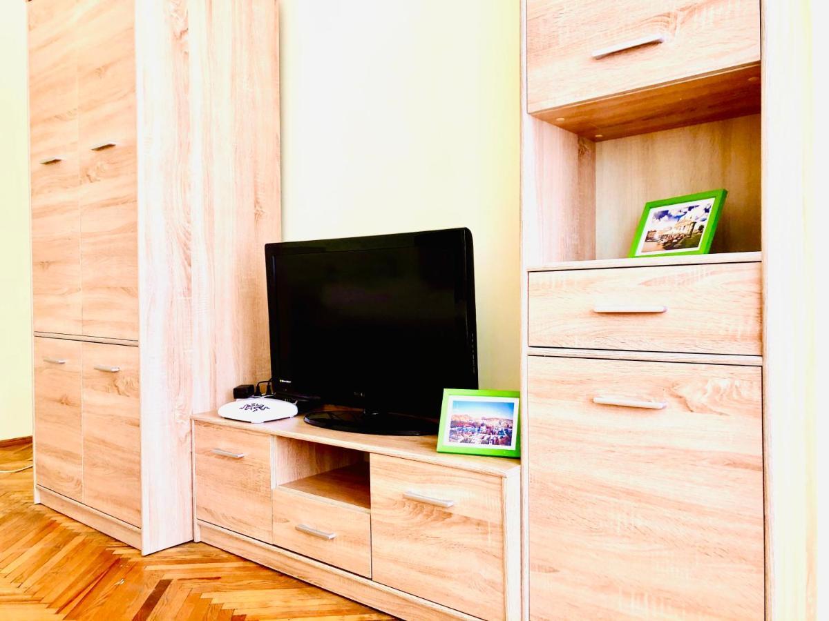 Apartment Near Opera On Horodotska 11 Leopoli Esterno foto
